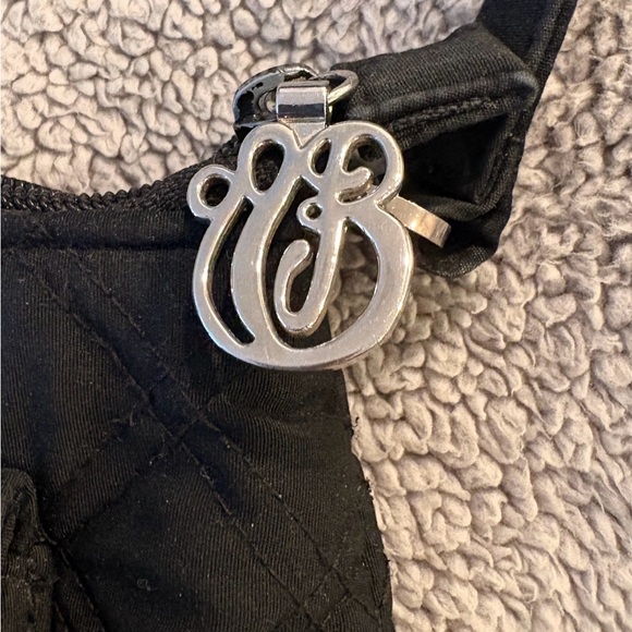 Chic Black Quilted Shoulder Bag - Picture 3 of 5